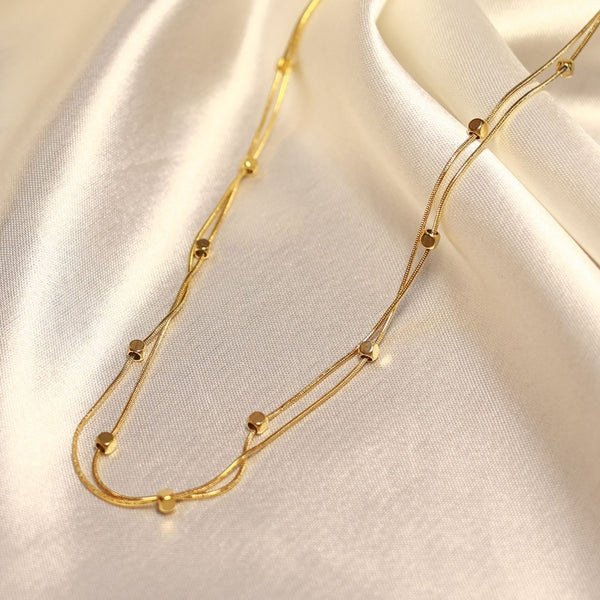 Golden droplets double layered chain