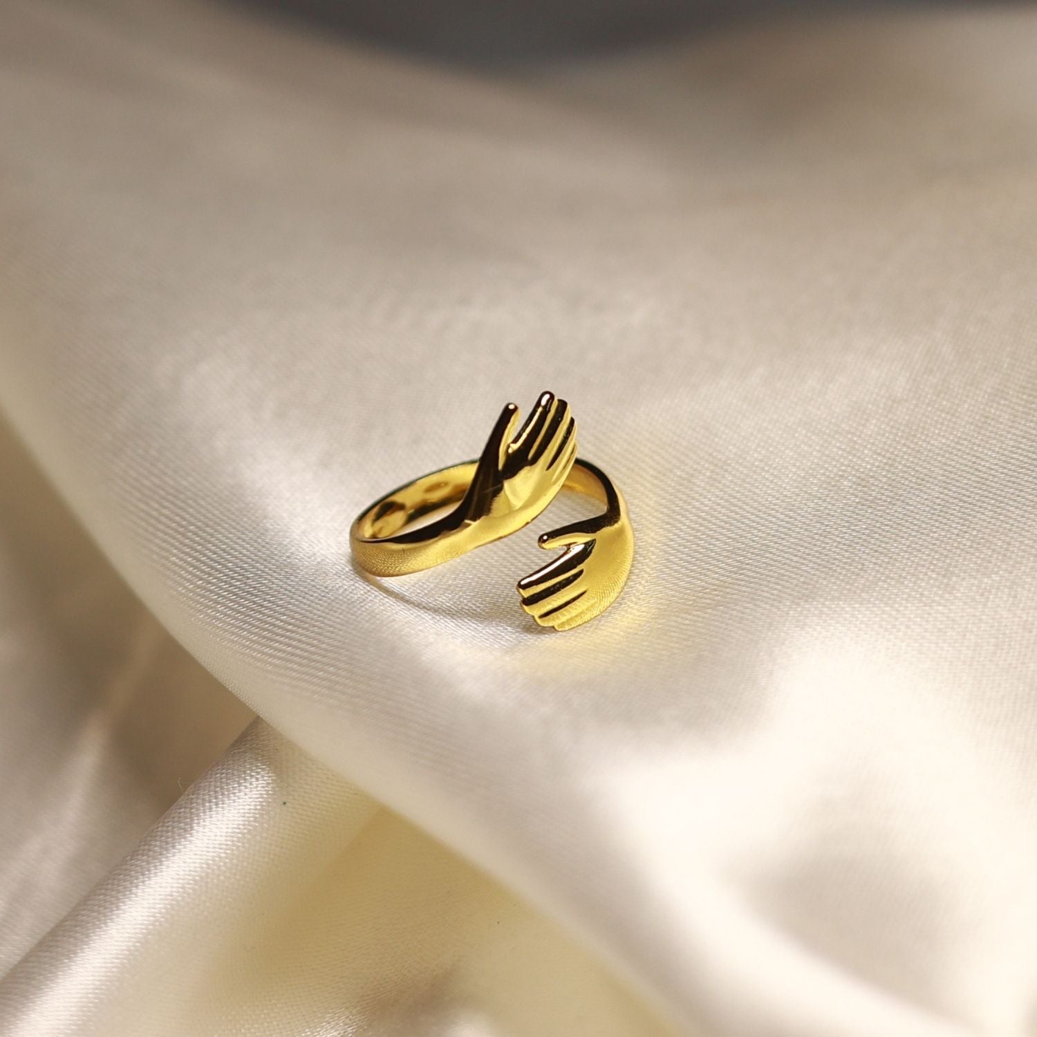 Hug Finger Ring