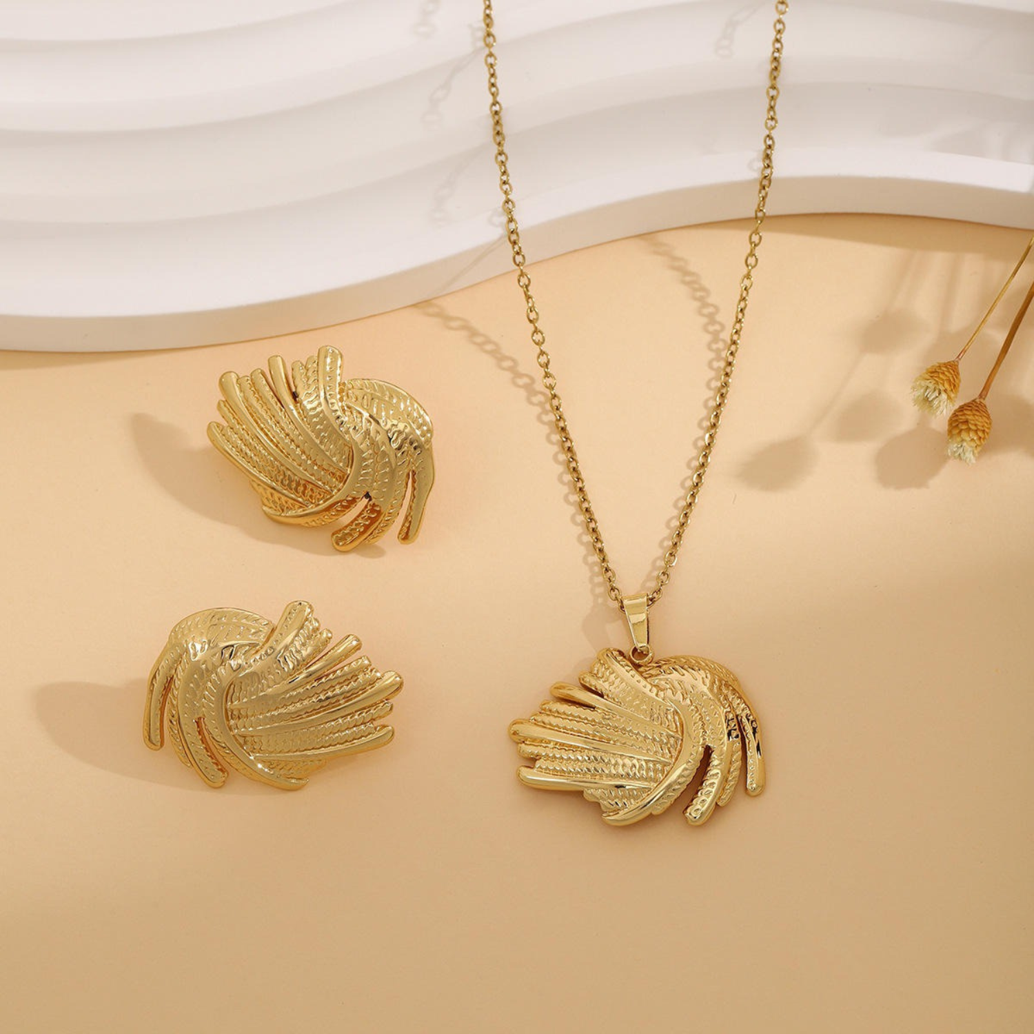Golden Shell Swirl Necklace & Earring Set