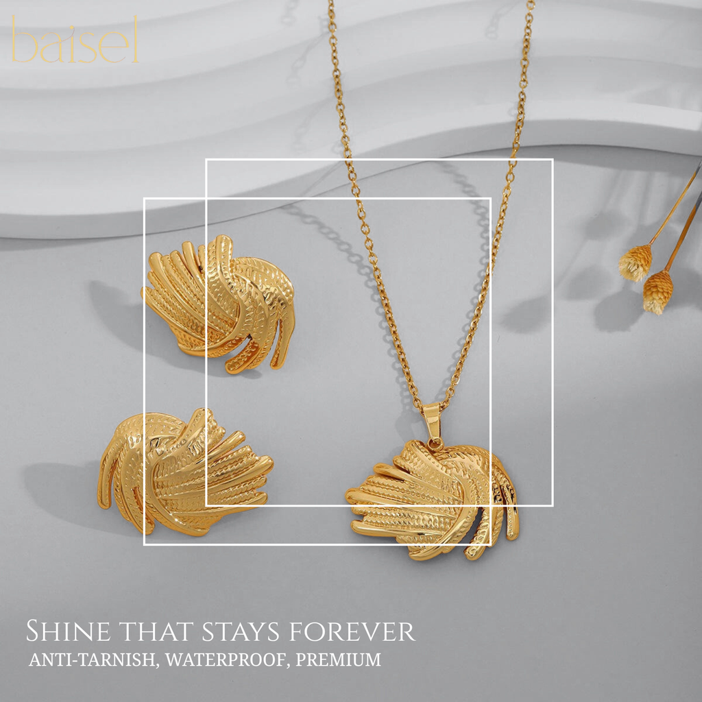 Golden Shell Swirl Necklace & Earring Set