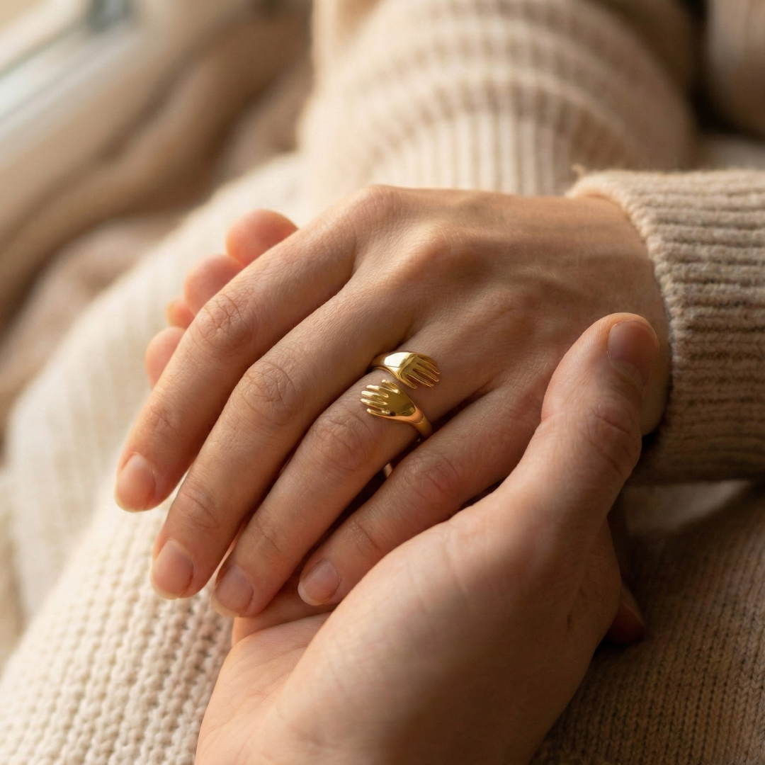 Valentina Hug Ring