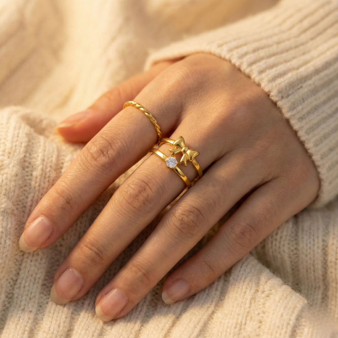 Tiny Bow Finger Ring