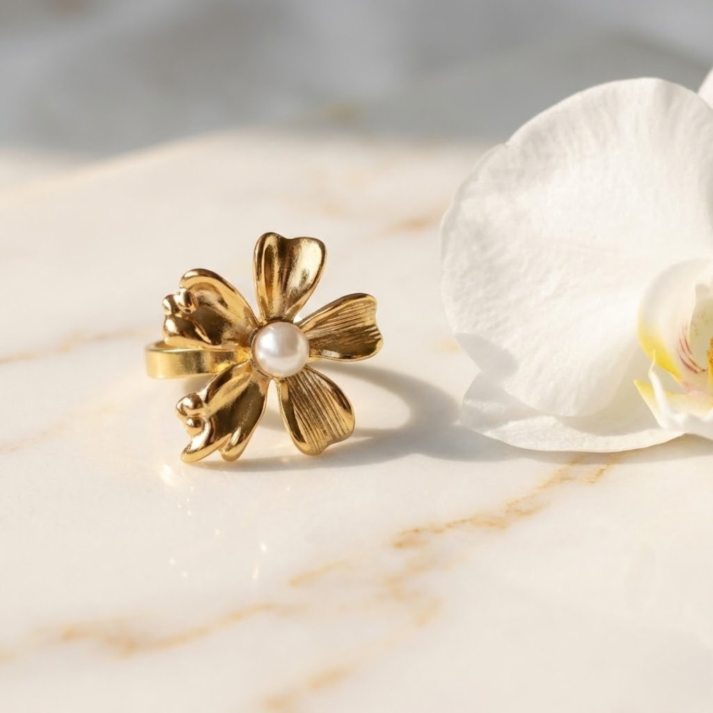 Pearl Bloom Finger Ring